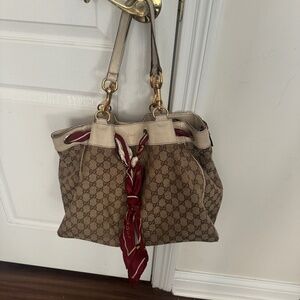 GUCCI GG MONOGRAM LARGE POSITANO TOTE BAG TAN